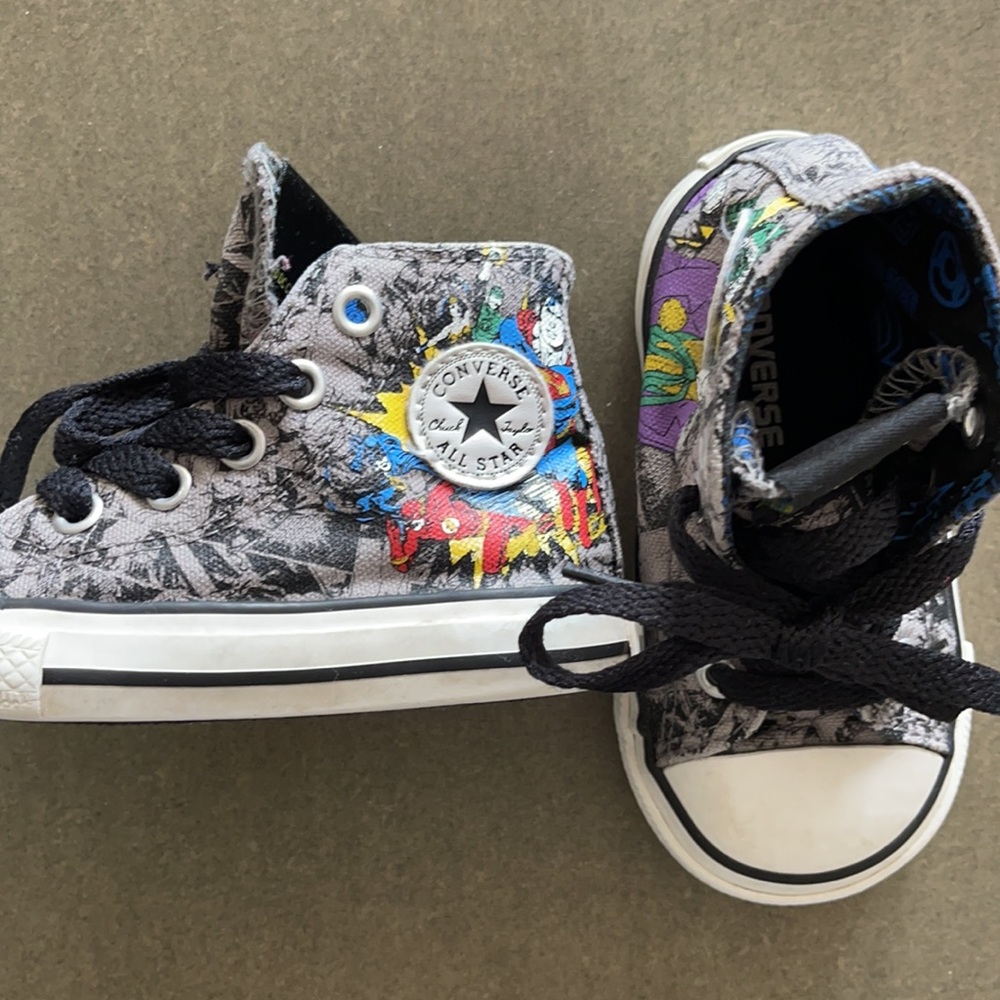 Cute toddler converse size 5